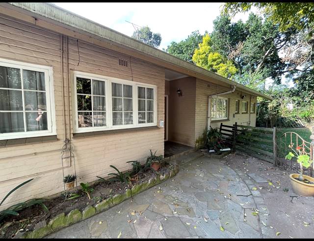 5 BEDROOM HOUSE FOR SALE IN COWIES HILL